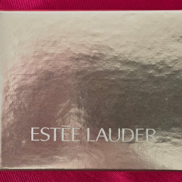 BRAND NEW, ESTE'E LAUDER, WAVES OF GOLD COMPACT LUCIDITY!!! - Picture 5 of 7